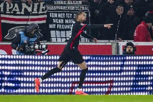 记者：曼联正认真考虑签埃基蒂克，法兰克福要价8000万欧