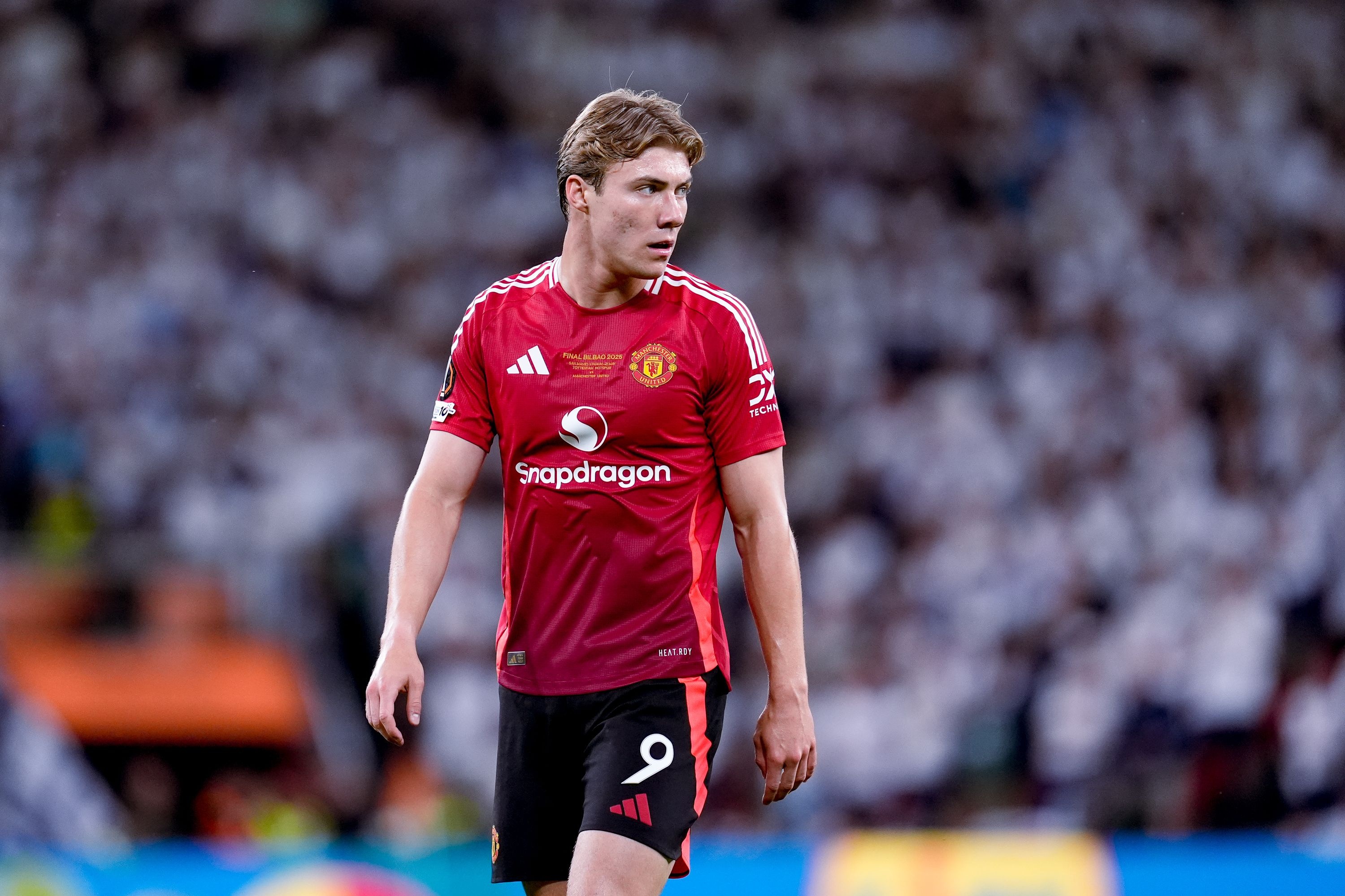 KAIYUN-天空记者：霍伊伦对加盟AC米兰持开放态度，多特也在关注